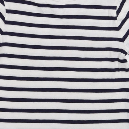 Brand and care label for Gap girls’ white striped basic t-shirt, size 4, years