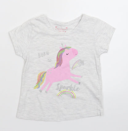 Front view of Primark girls’ grey basic t-shirt, size 4-5, years