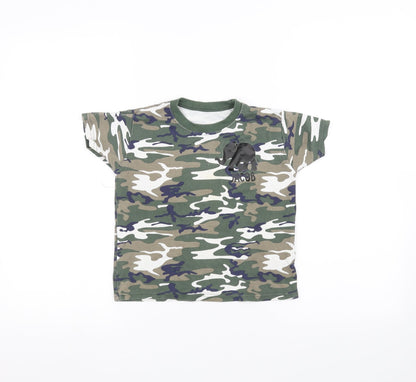 Preworn Boys Green Camouflage  Basic T-Shirt Size 4-5 Years