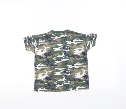 Preworn Boys Green Camouflage  Basic T-Shirt Size 4-5 Years