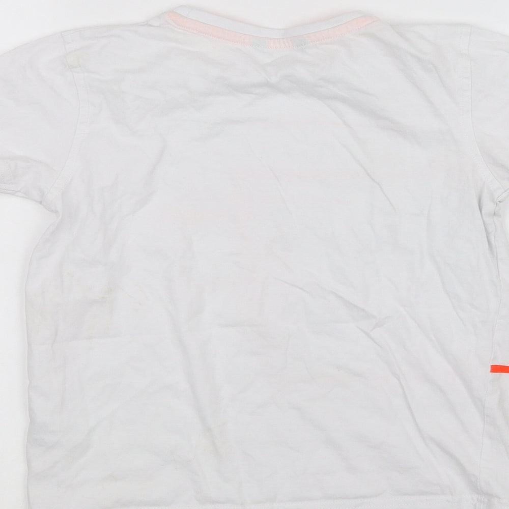 Brand and care label for George boys’ white basic t-shirt, size 8-9, years