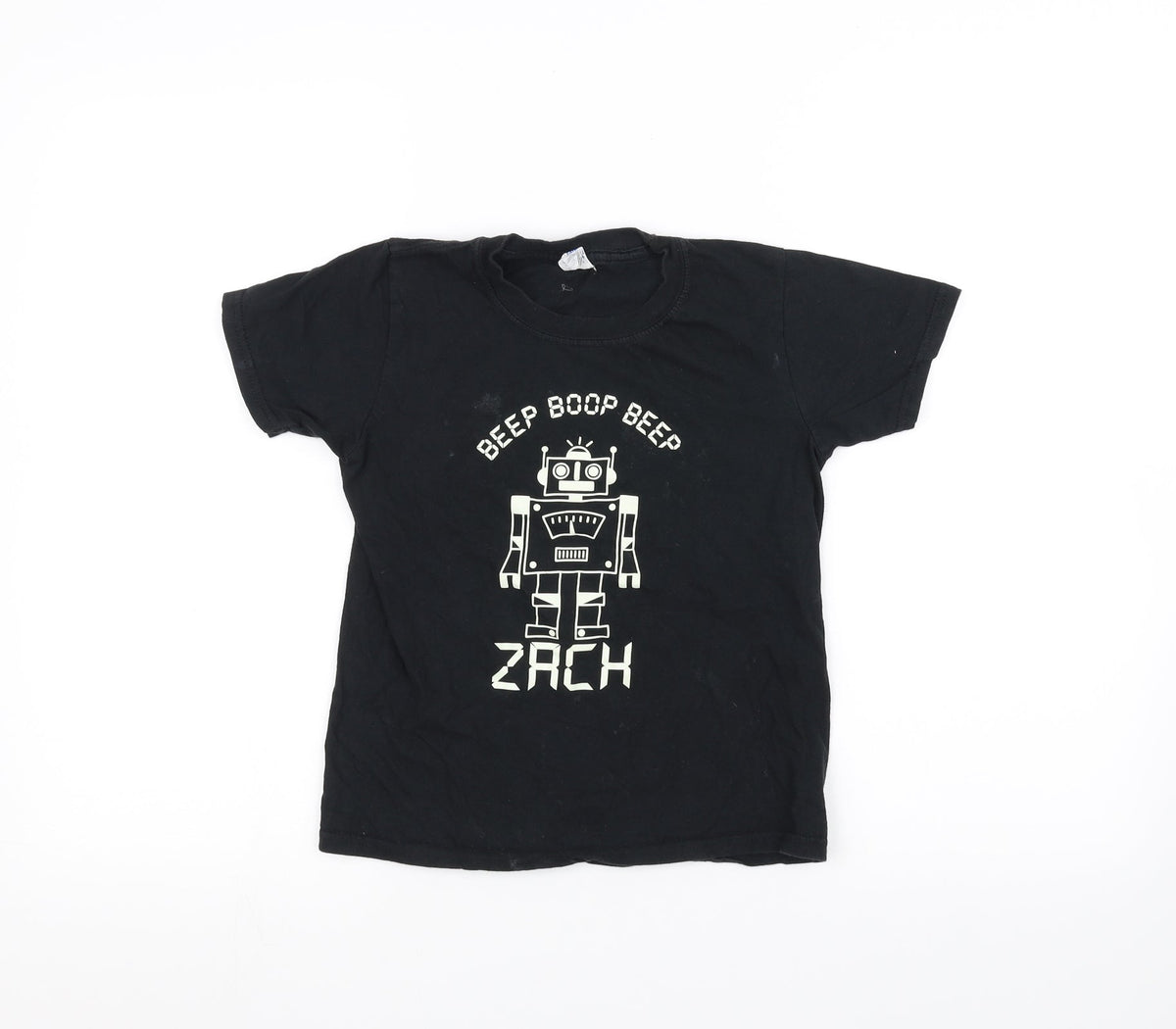 Front view of Gilden boys’ black basic t-shirt, size M