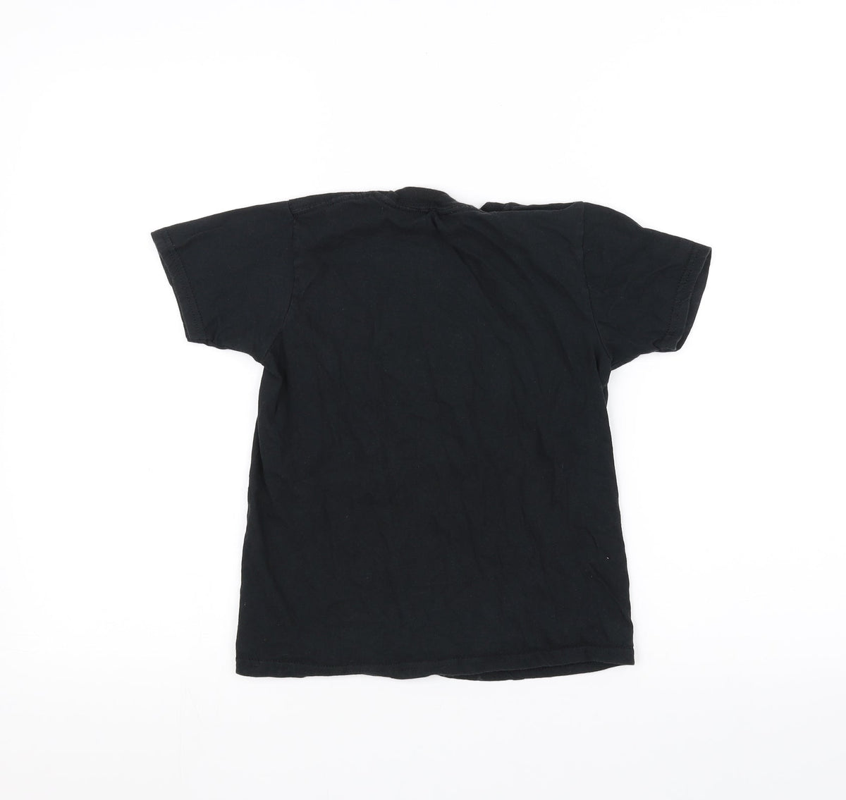 Back view of Gilden boys’ black basic t-shirt, size M