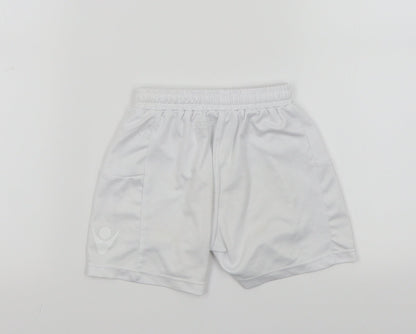 Macron Boys White   Bermuda Shorts Size 3-4 Years