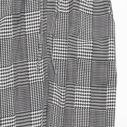 Preworn Womens Black Plaid  Trousers  Size M L22 in