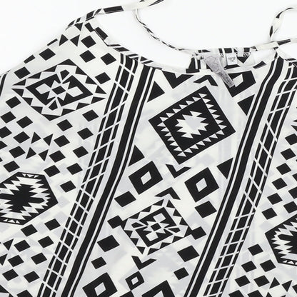 Young Dimension Girls White Geometric  Basic T-Shirt Size 11-12 Years