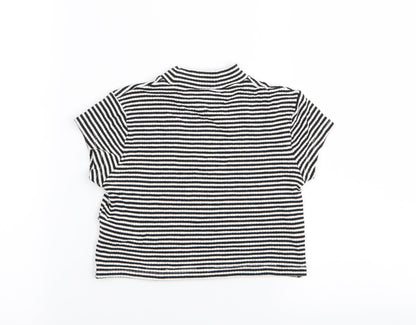 Preworn Girls White Striped  Basic T-Shirt Size 8-9 Years