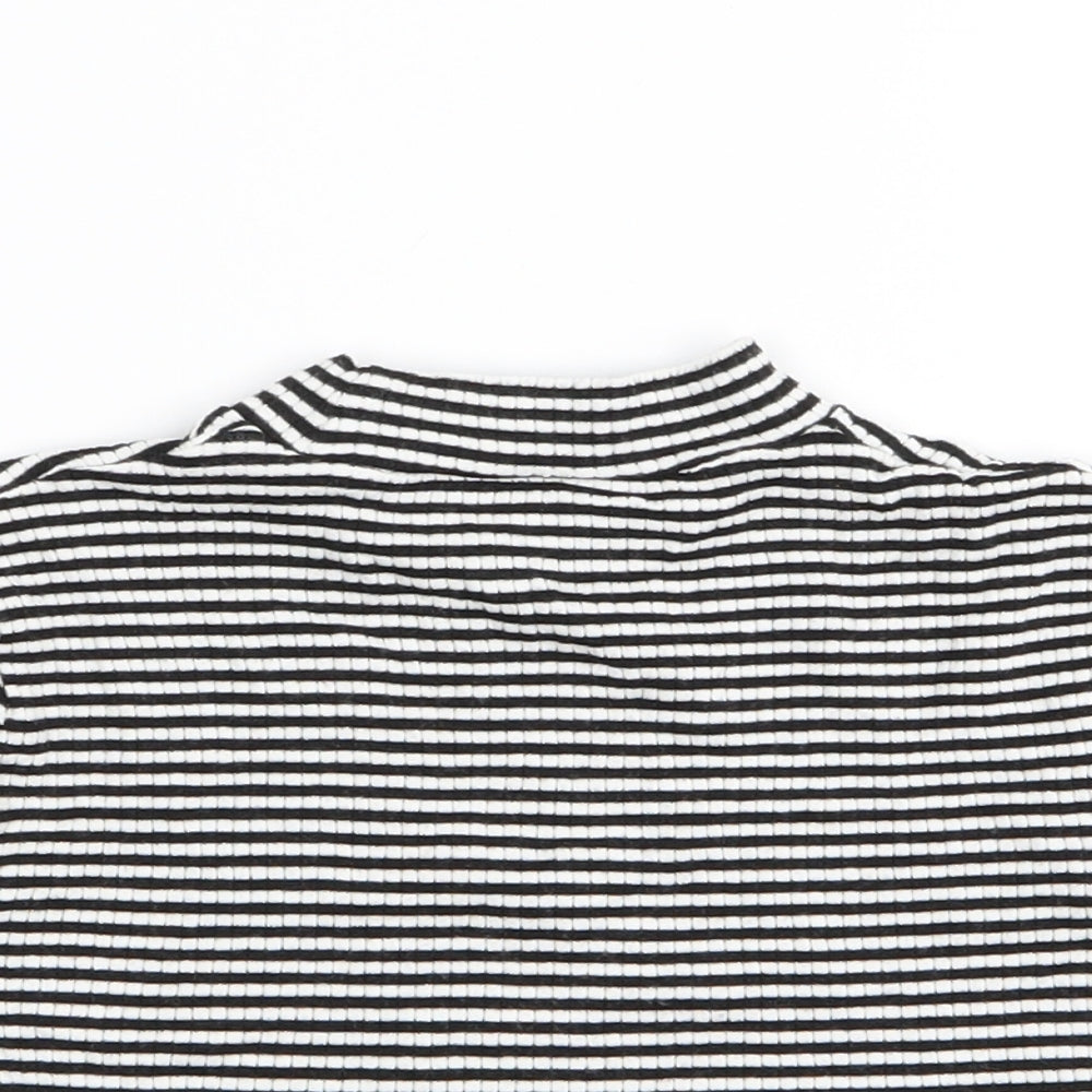 Preworn Girls White Striped  Basic T-Shirt Size 8-9 Years