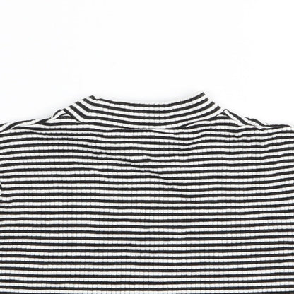 Preworn Girls White Striped  Basic T-Shirt Size 8-9 Years