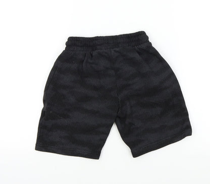 Primark Boys Beige Colourblock  Bermuda Shorts Size 9 Years