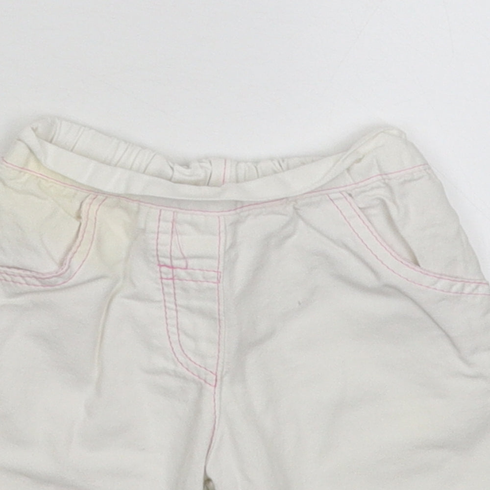 Preworn Girls White   Capri Trousers Size 6-9 Months