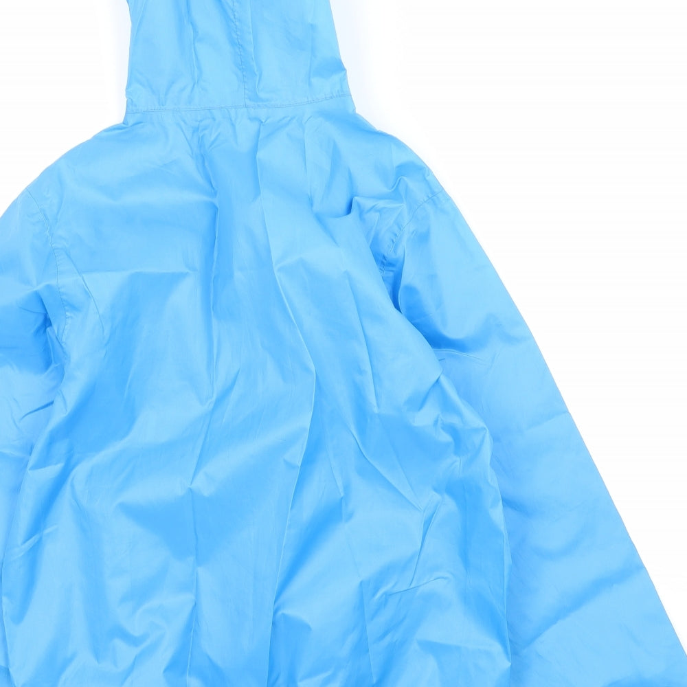 Brand and care label for Quechua boys’ blue jacket, size 8-9, years