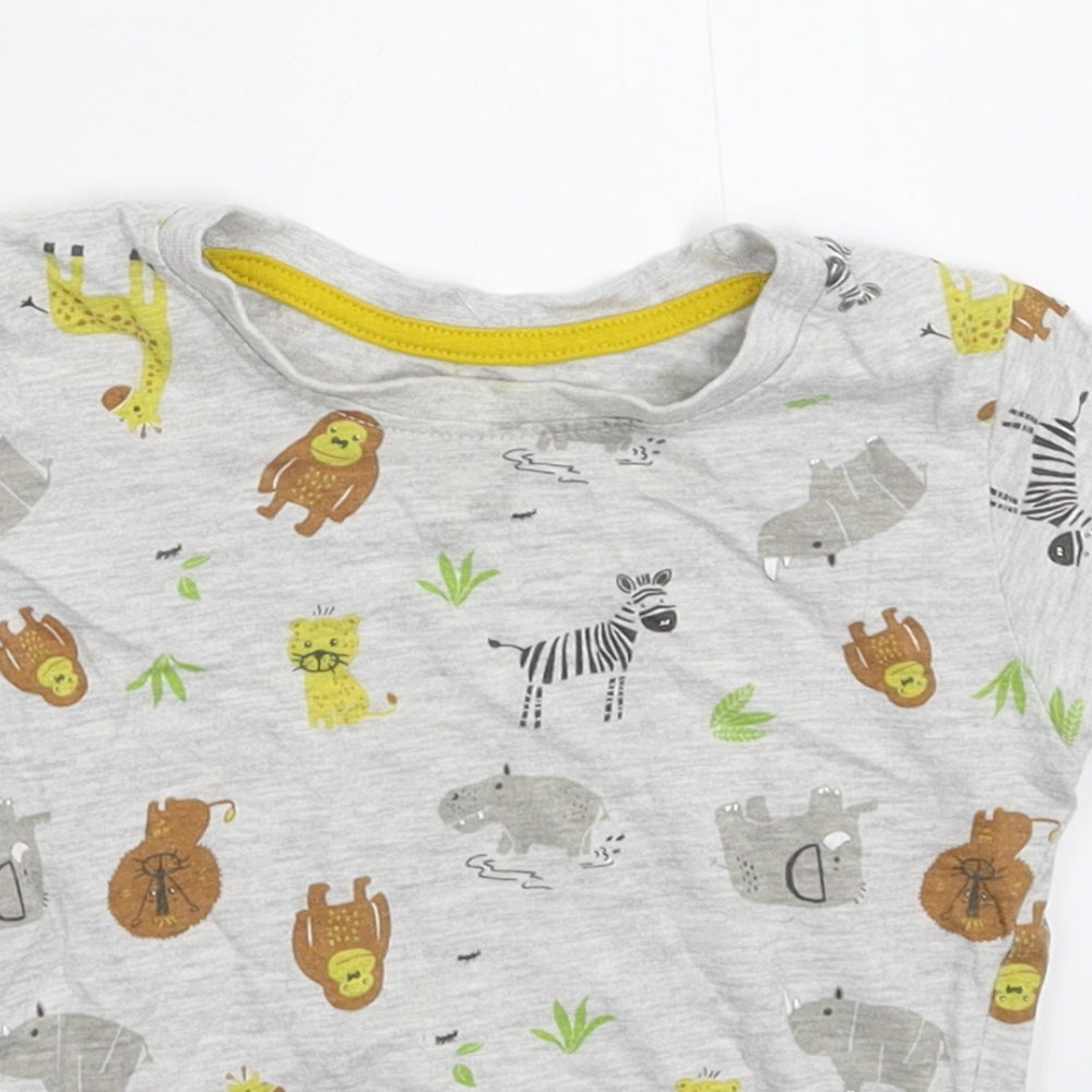 Close-up detail of Primark Baby Grey Basic T-Shirt, size 12-18, Months