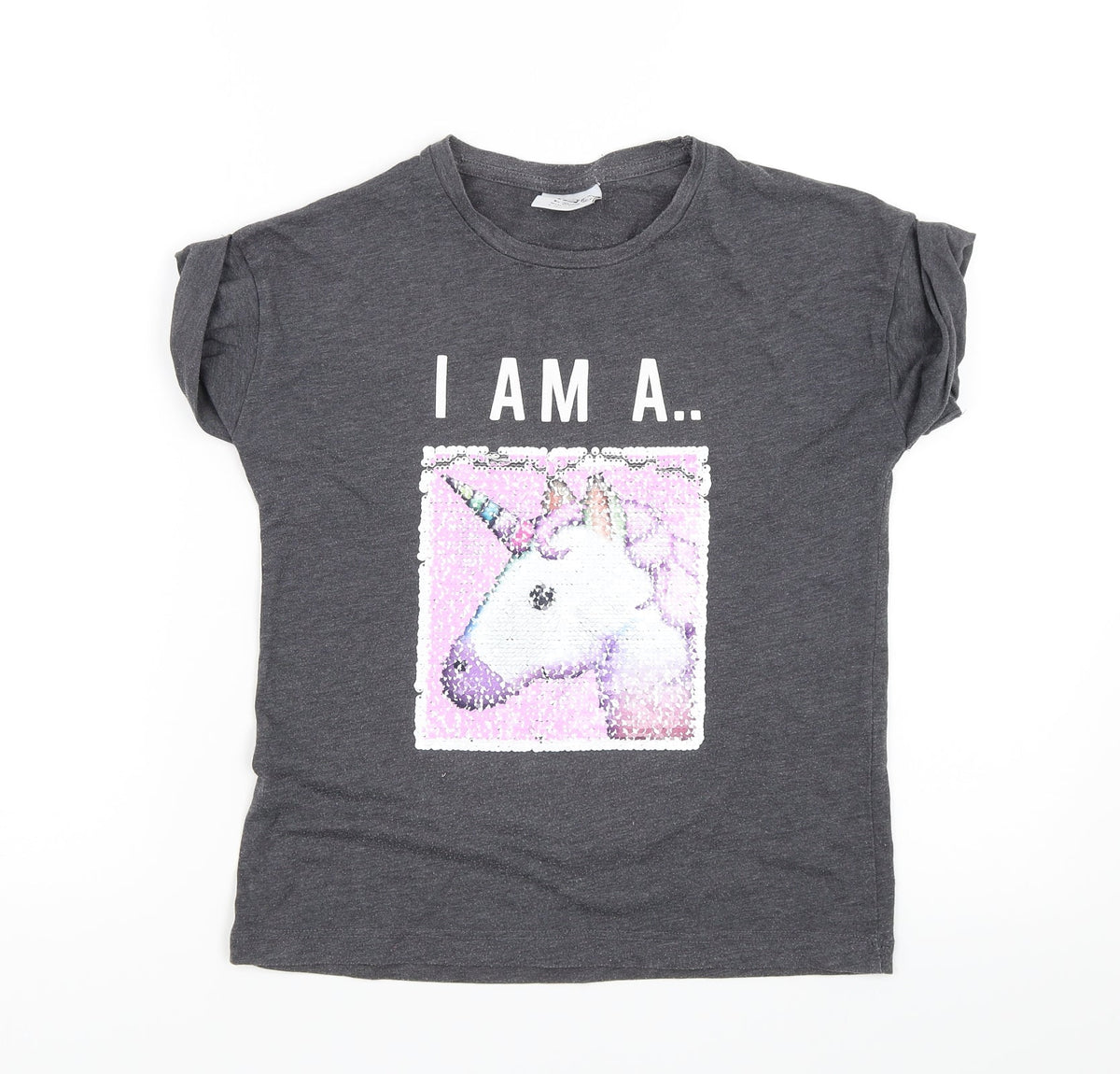 Front view of YD girls’ grey basic t-shirt, size 9-10, years