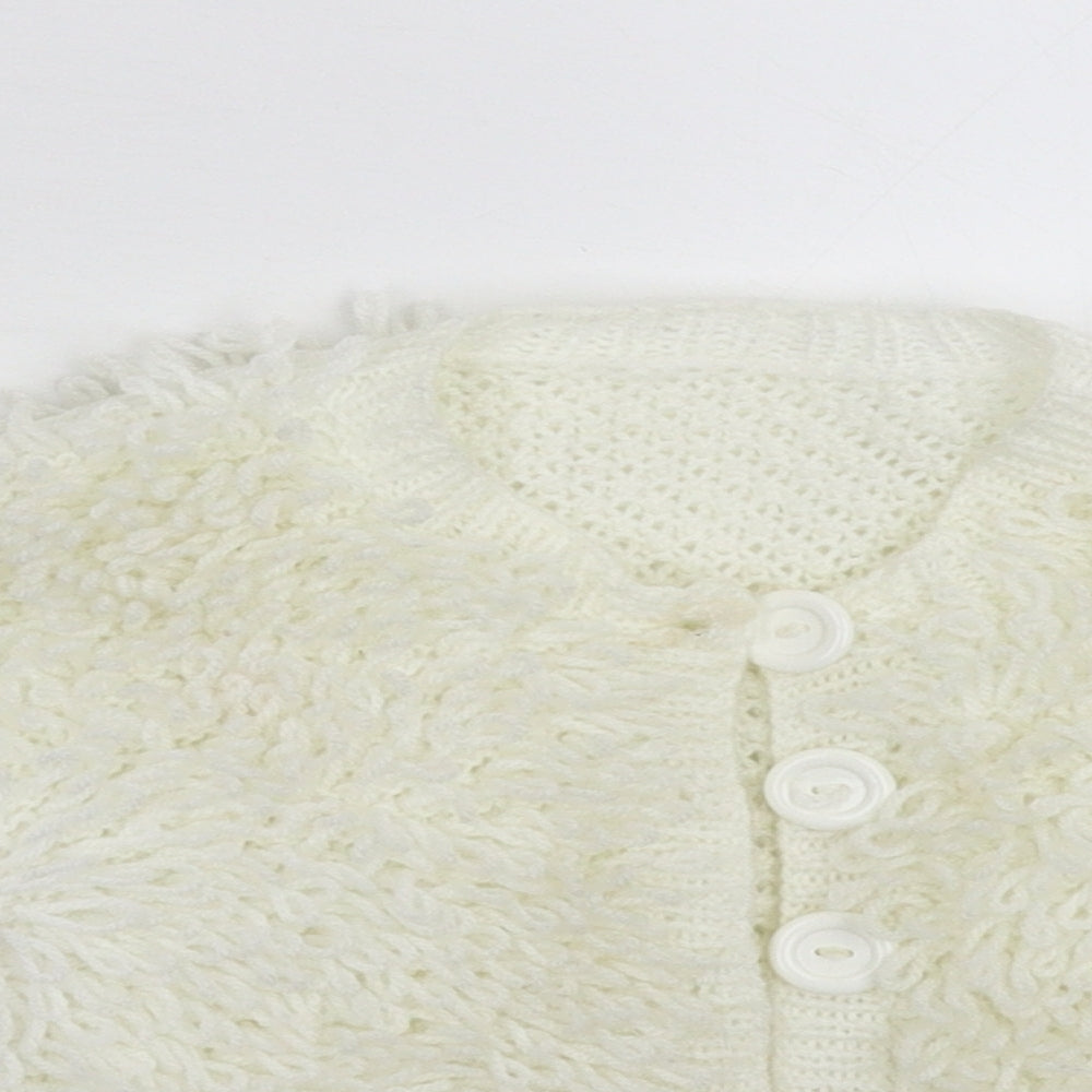 Close-up detail of Preworn girls’ white jacket, size S