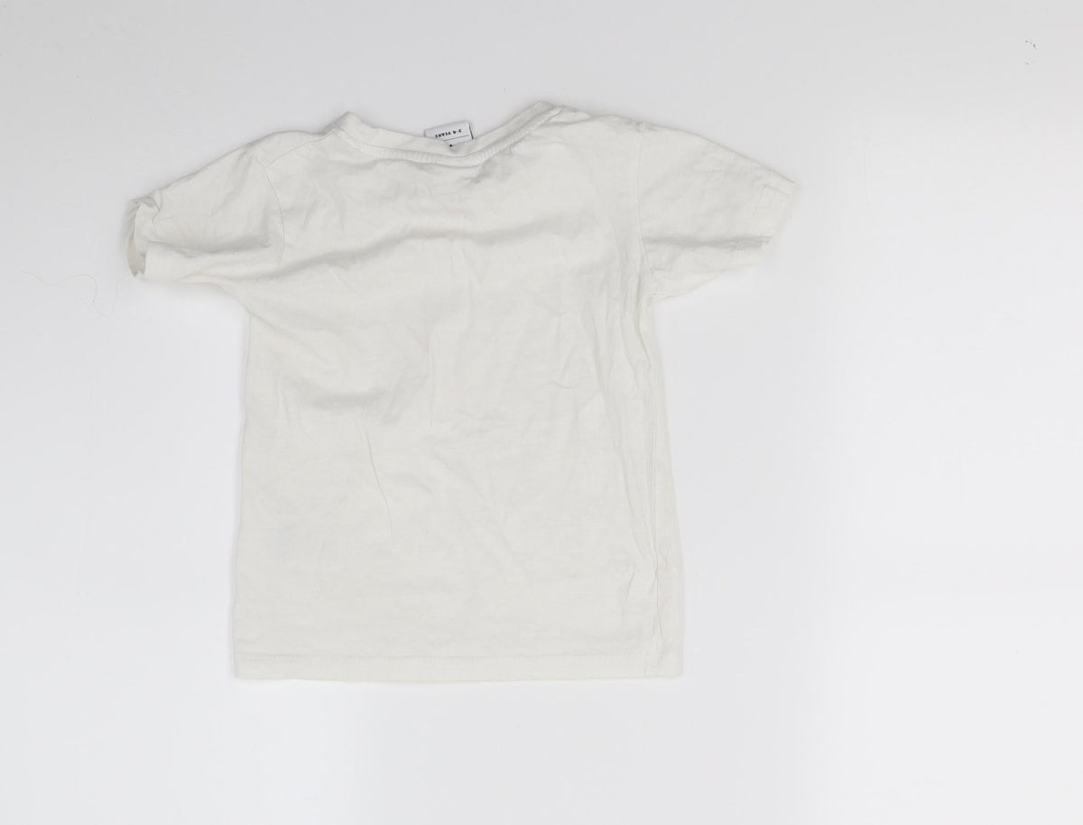 Hype Boys White   Basic T-Shirt Size 3-4 Years