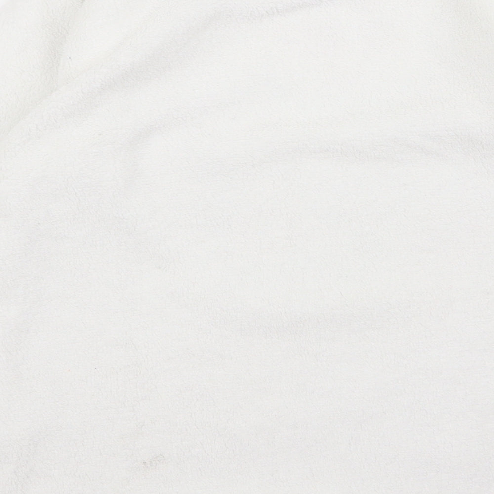 yd Girls White   Basic T-Shirt Size 10-11 Years  - give hug