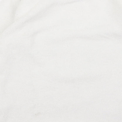 yd Girls White   Basic T-Shirt Size 10-11 Years  - give hug