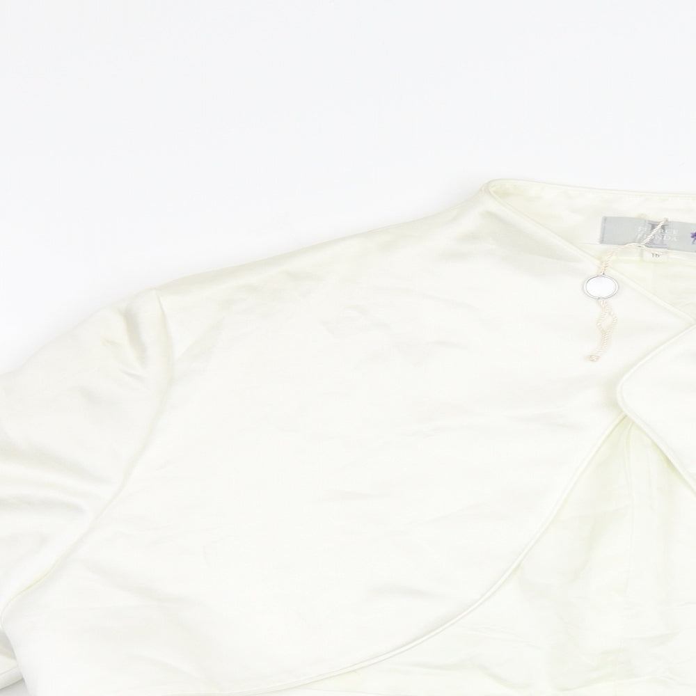 Close-up detail of Pearce Fionda women’s white overcoat jacket