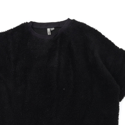 Close-up detail of ASOS women’s black fleece jumper, size L