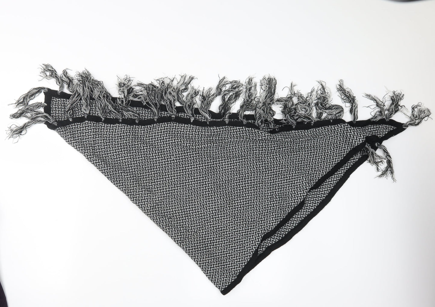 Preworn Womens Black Geometric Knit  Shawl/Wrap