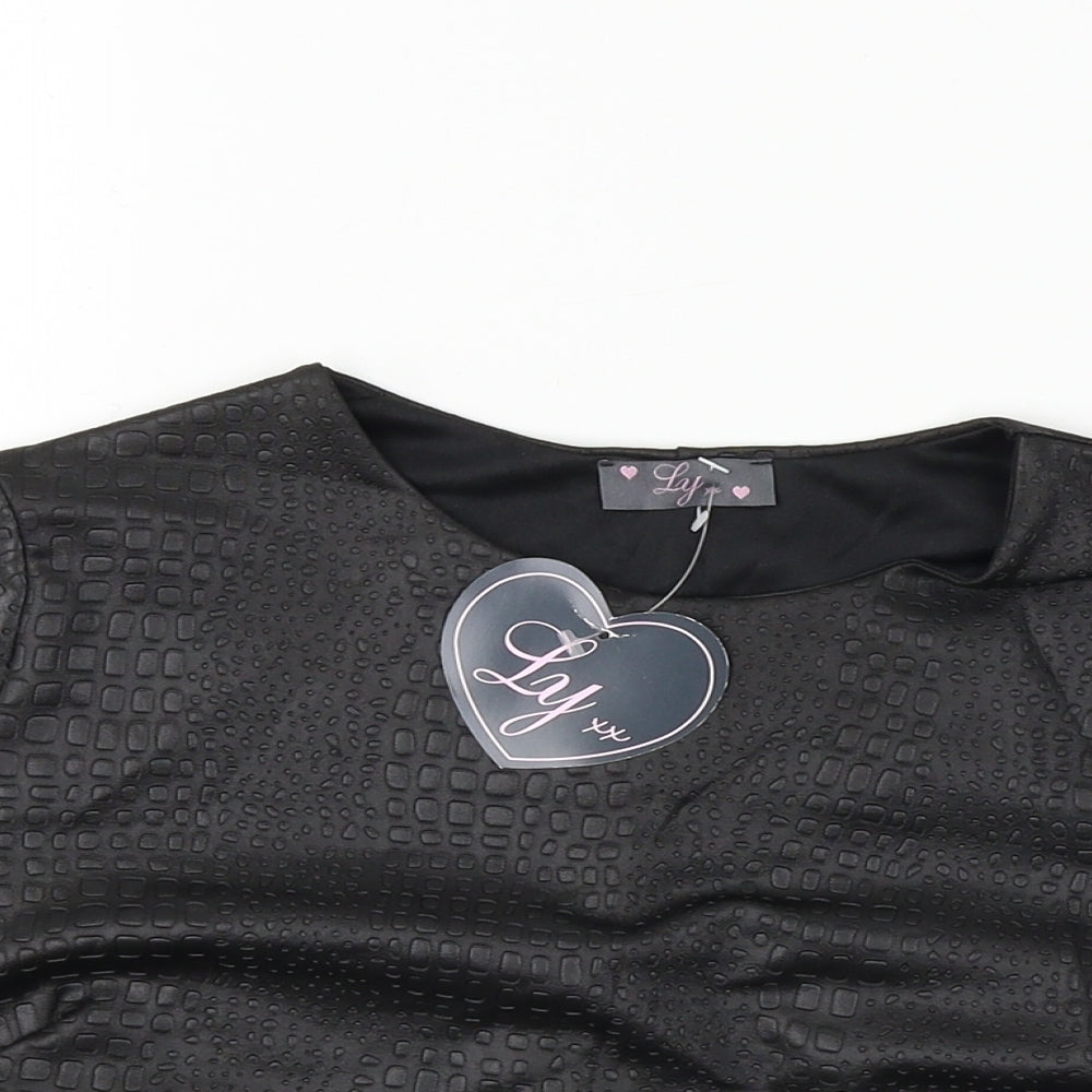 LY Womens Black   Cropped T-Shirt Size 10