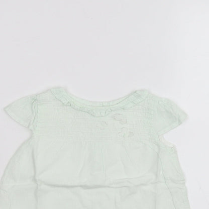 Close-up detail of Tu Baby Green Basic T-Shirt, size 6-9, Months
