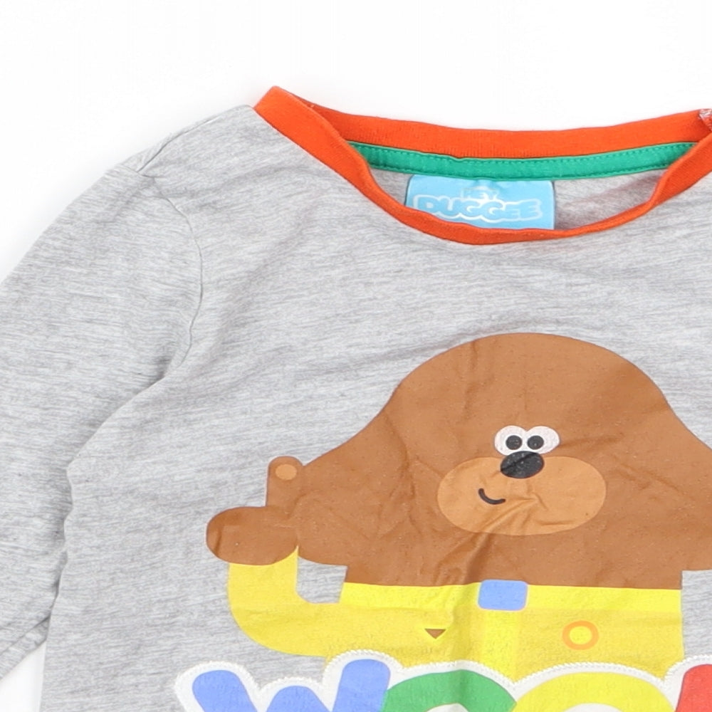 Close-up detail of hey duggie Baby Grey Basic T-Shirt, size 12, Months - dog