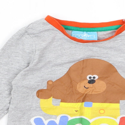 Close-up detail of hey duggie Baby Grey Basic T-Shirt, size 12, Months - dog