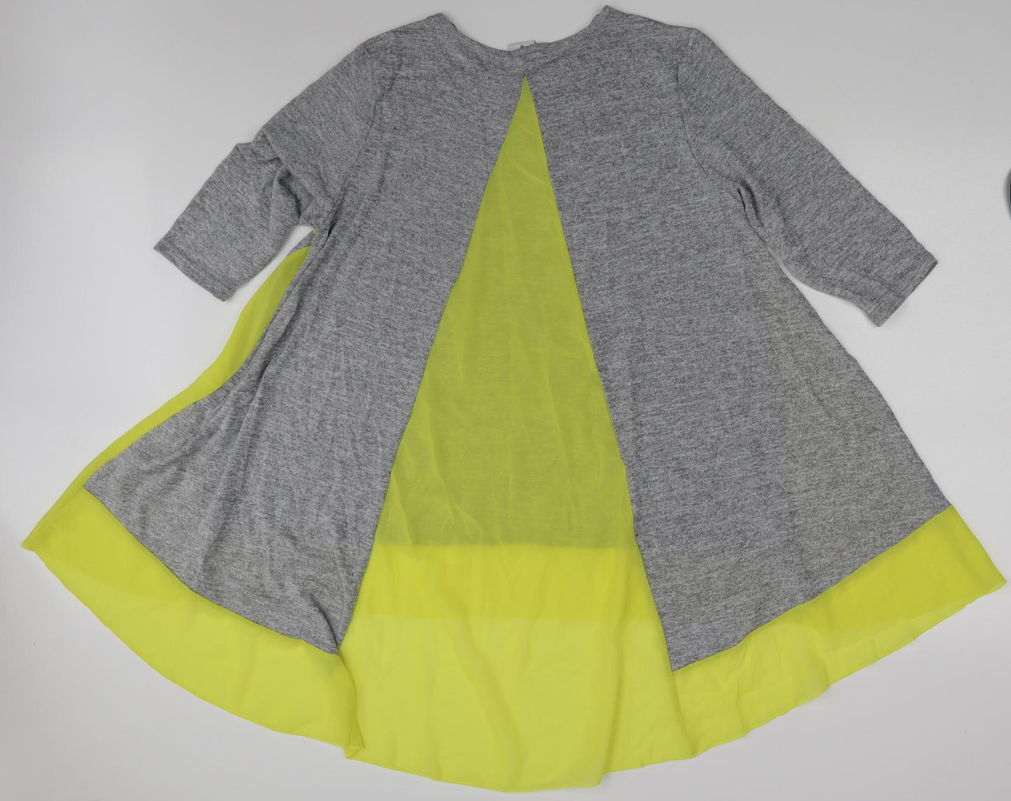 MITZY Womens Grey   Basic T-Shirt Size M