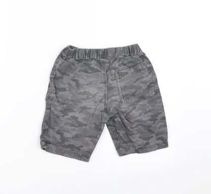 Uniqlo Boys Grey Camouflage  Bermuda Shorts Size 5-6 Years