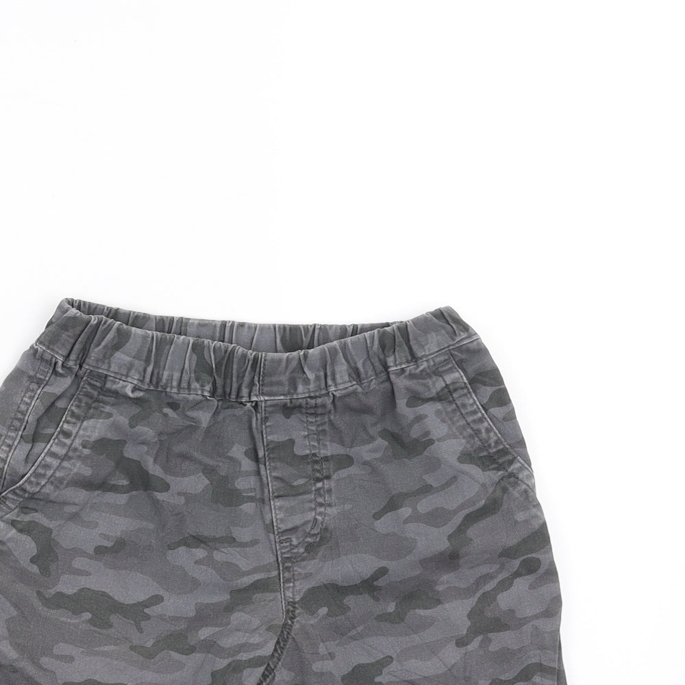 Uniqlo Boys Grey Camouflage  Bermuda Shorts Size 5-6 Years