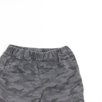 Uniqlo Boys Grey Camouflage  Bermuda Shorts Size 5-6 Years