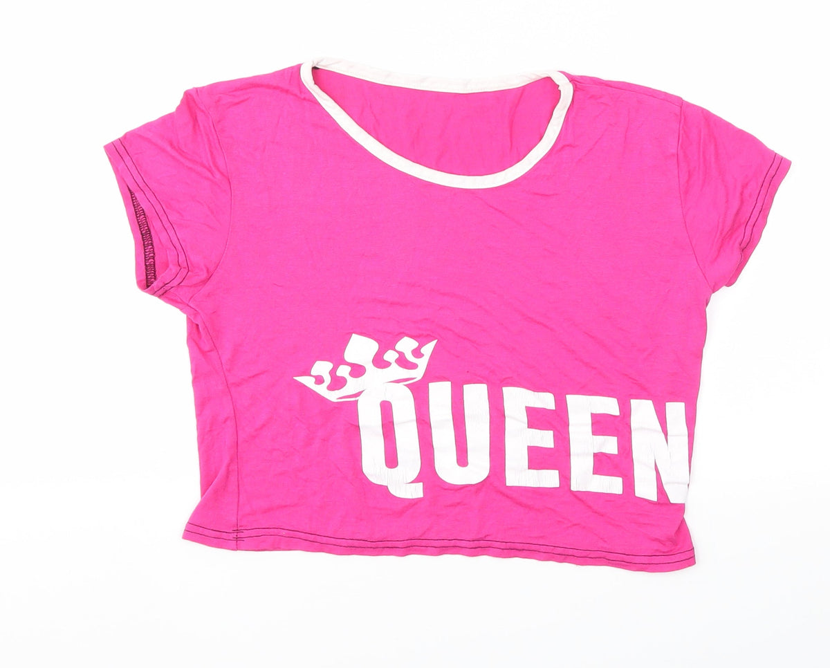 Additional front view of Queen girls’ pink basic t-shirt, size M