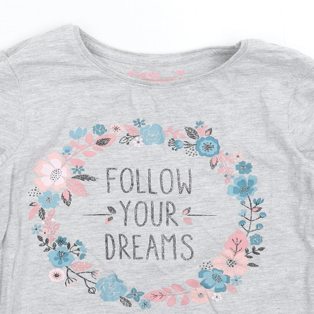 Close-up detail of Young Dimension girls’ grey basic t-shirt, size 6-7, years