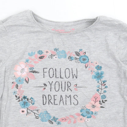 Close-up detail of Young Dimension girls’ grey basic t-shirt, size 6-7, years