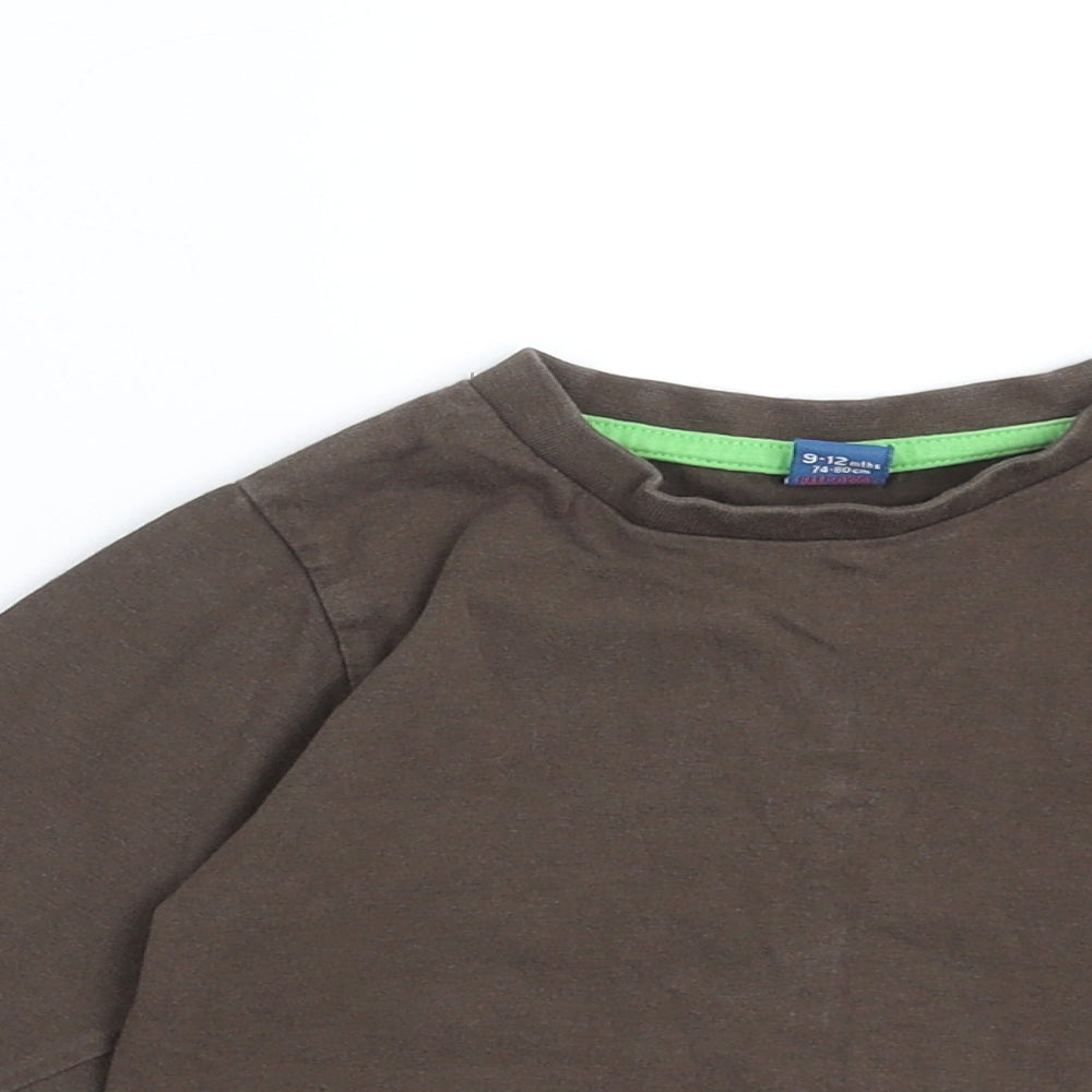 Close-up detail of TU boys’ brown basic t-shirt, size 9-12, months