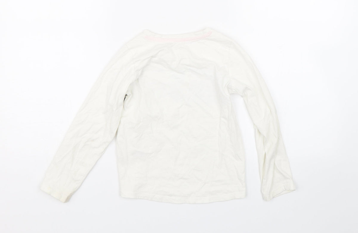 Back view of Nutmeg girls’ white basic t-shirt, size 6-7, years