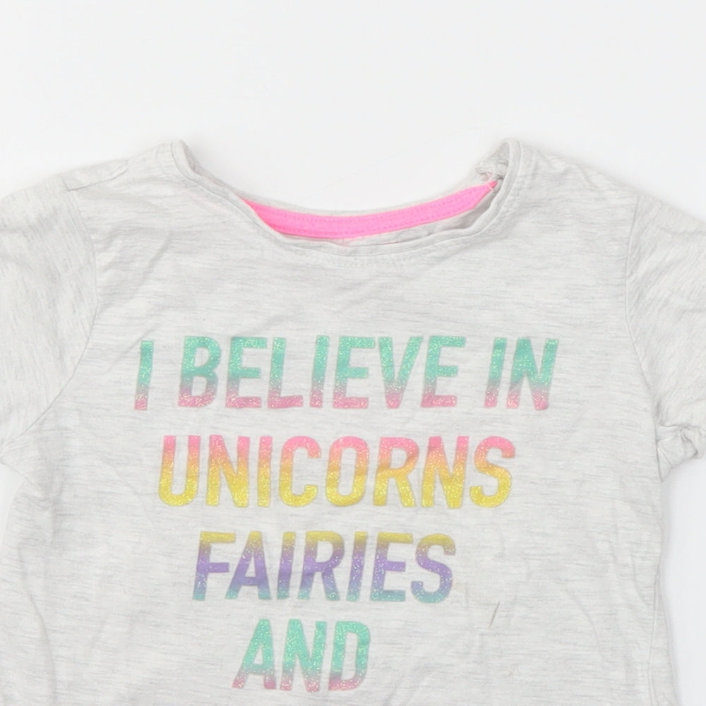 Close-up detail of Primark girls’ grey basic t-shirt, size 4-5, years