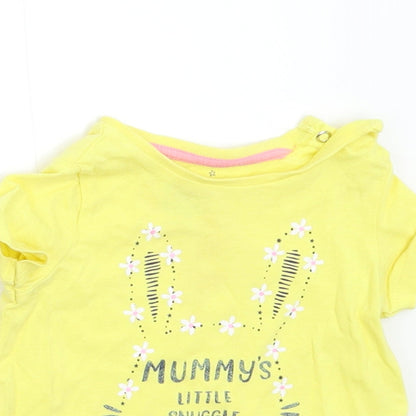 Close-up detail of F&F Baby Yellow Basic T-Shirt, size 0-3, Months
