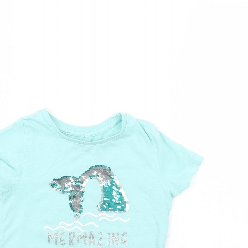 Close-up detail of Preworn girls’ blue basic t-shirt