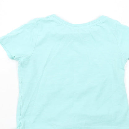 Brand and care label for Preworn girls’ blue basic t-shirt
