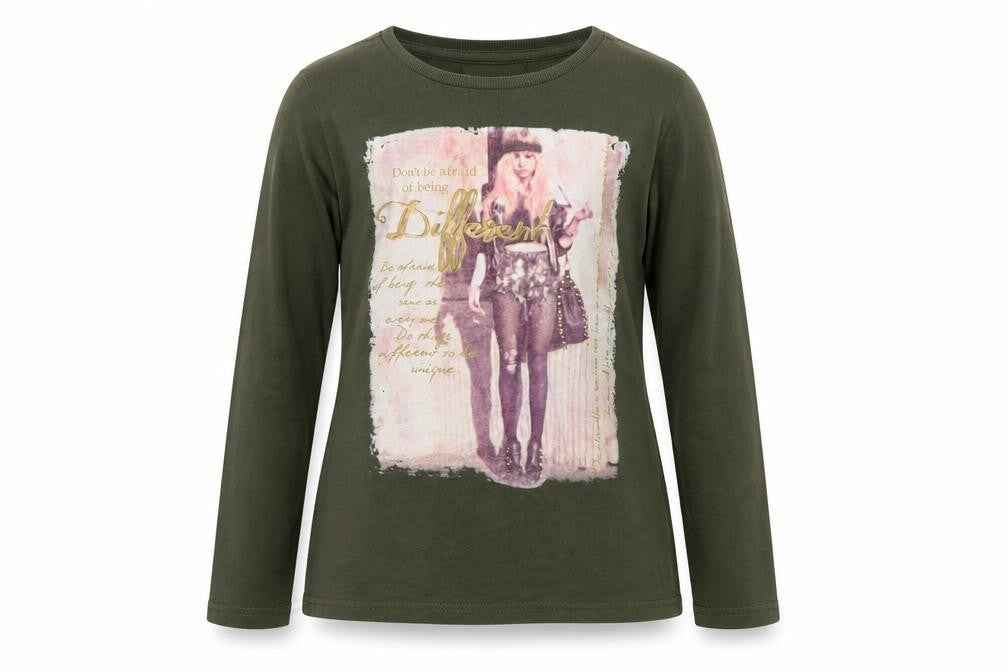 Front view of EMOI girls’ green basic t-shirt, size 10, years