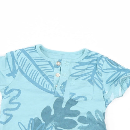 Close-up detail of Tu Baby Blue Basic T-Shirt, size 6-9, Months