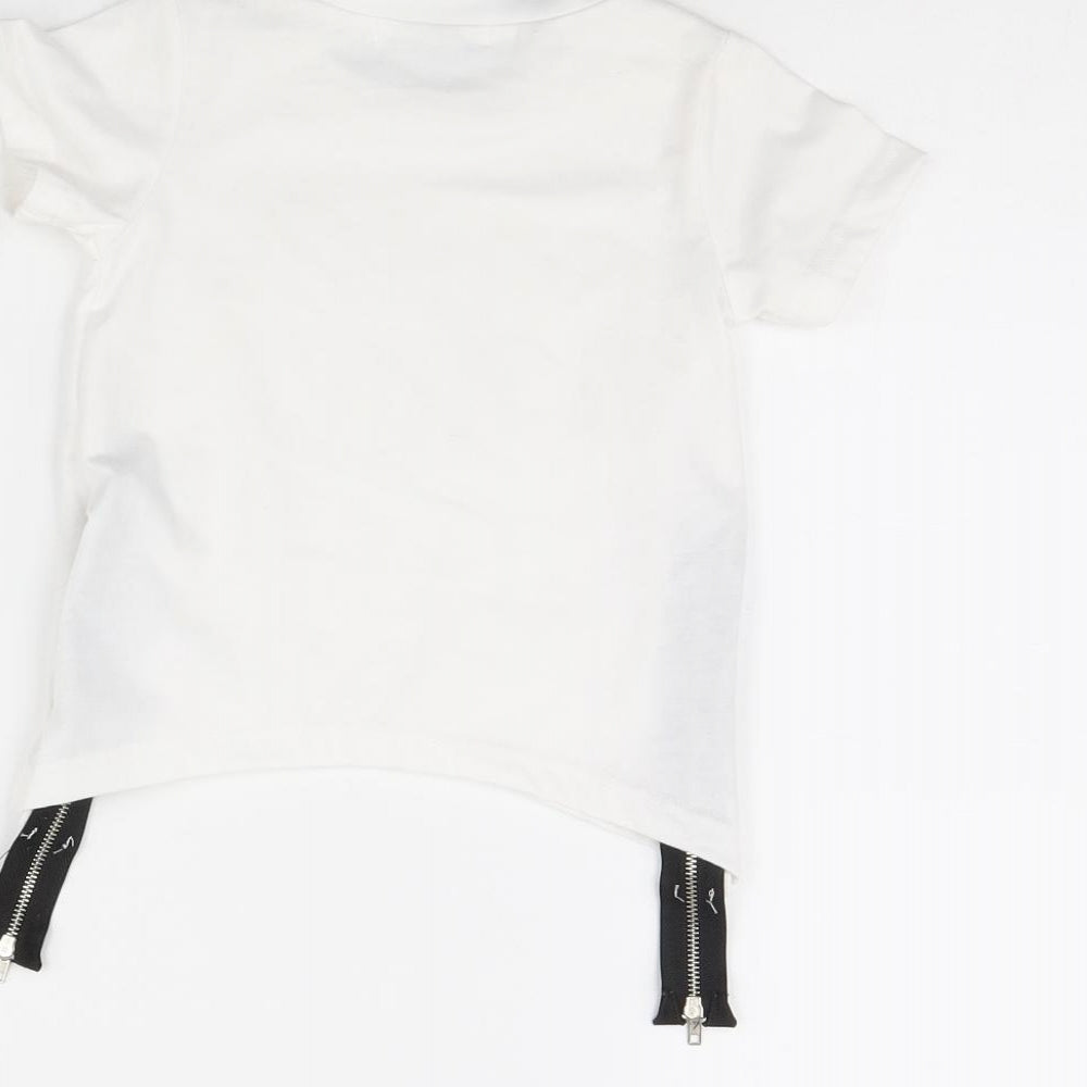 Brand and care label for chicaprie Baby White Basic T-Shirt, size 18-24, Months