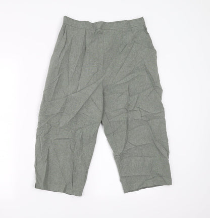 Preworn Womens Green   Cropped Trousers Size 28 in  - 17 in inside leg