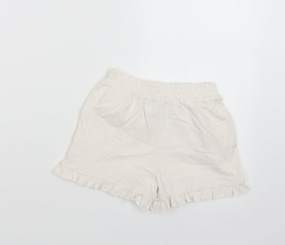TU Girls White   Boyfriend Shorts Size 4-5 Years