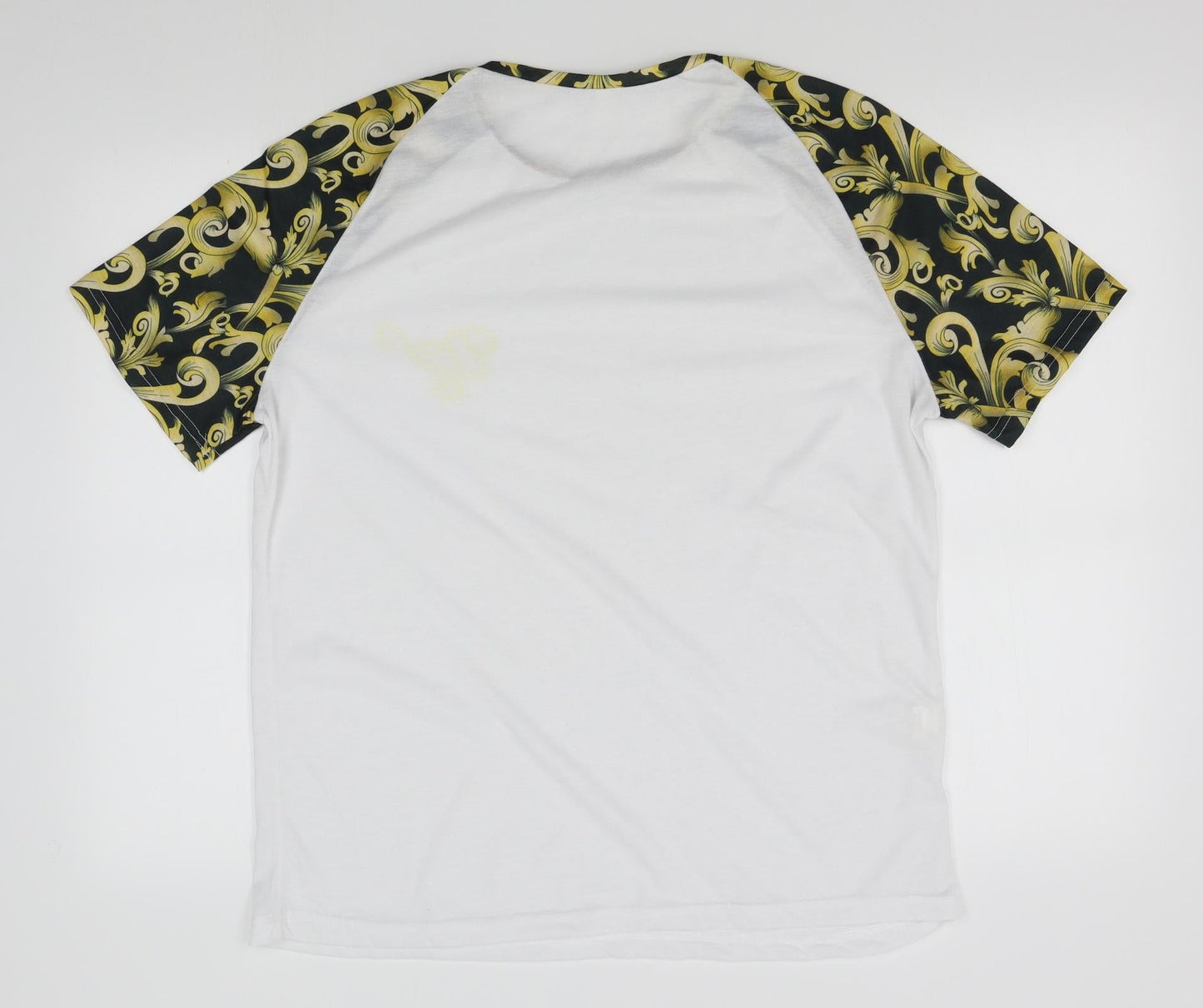 Preworn Mens White    T-Shirt Size XL