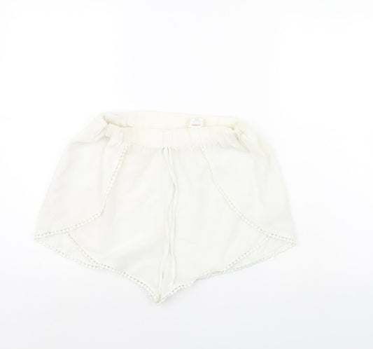 Boohoo Womens White   Bermuda Shorts Size M
