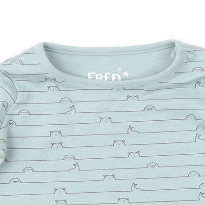 Fred & Flo Baby Green Animal Print  Basic T-Shirt Size 0-3 Months  - Bears, Whales, Seals
